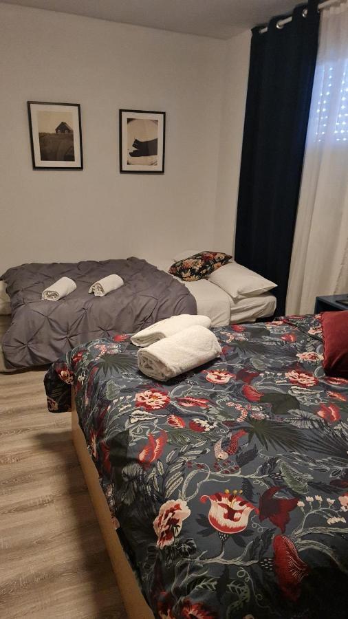 Alojamiento Weier La Cistérniga Exterior foto